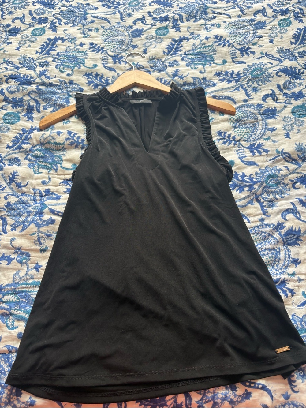 Tahari Black Sleeveless Ruffle-Trim Tank